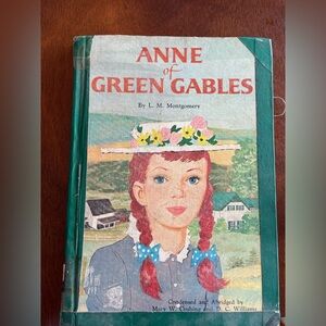 Vintage Anne of Green Gables Book — See Photos for Condition